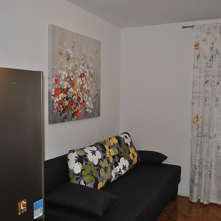מאקרסקה Apartment On The Square מראה חיצוני תמונה