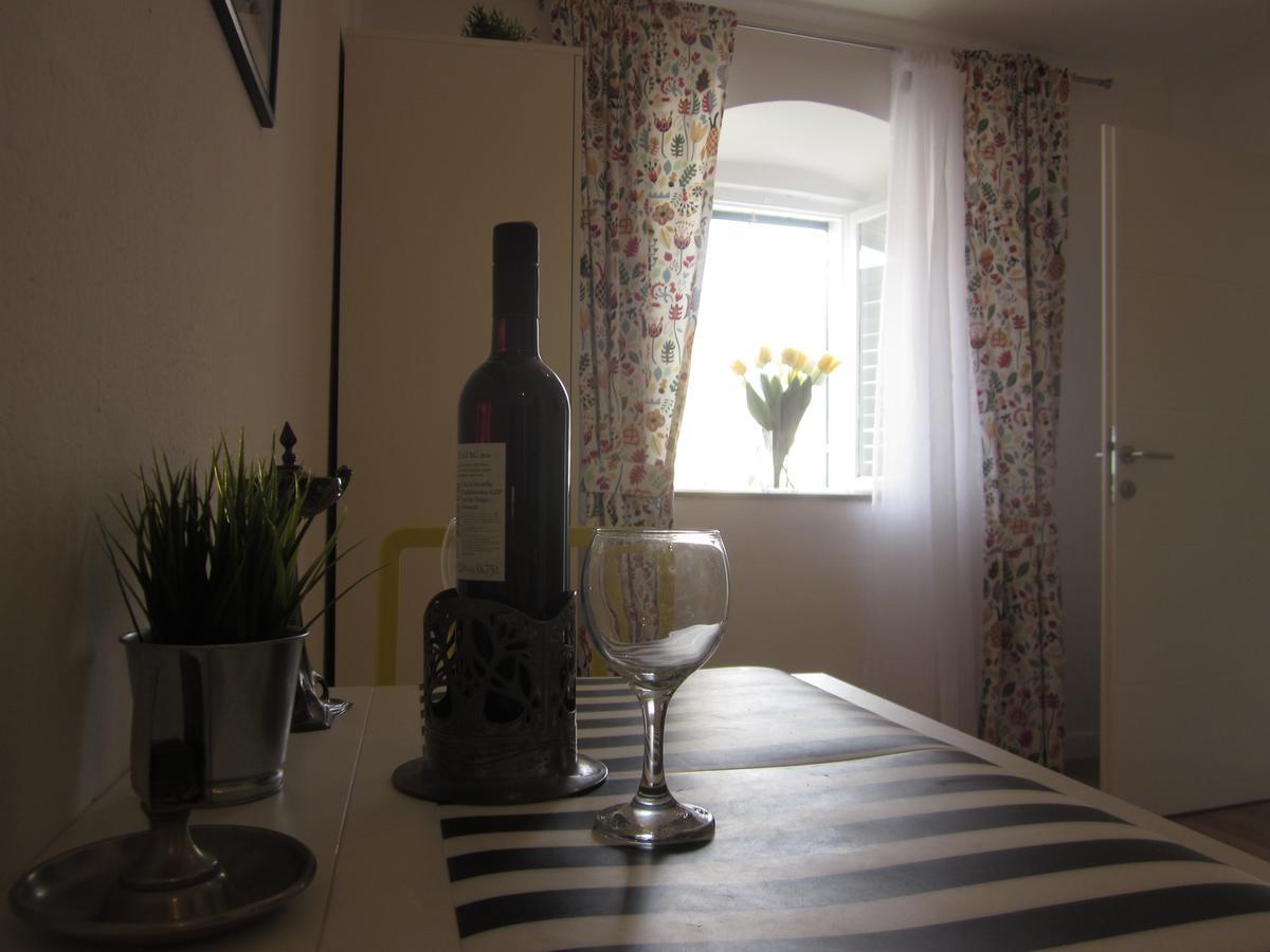מאקרסקה Apartment On The Square מראה חיצוני תמונה