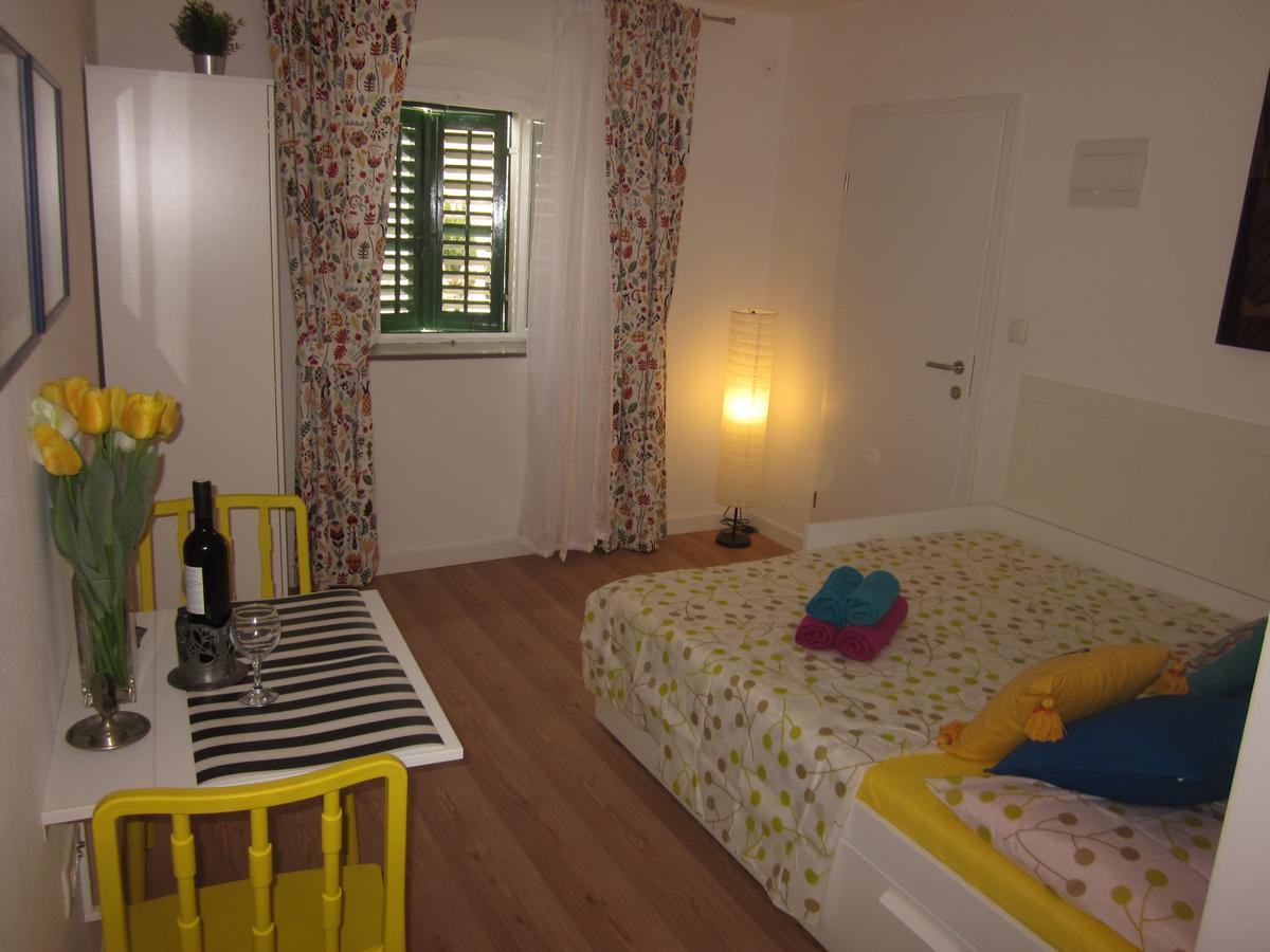 מאקרסקה Apartment On The Square מראה חיצוני תמונה
