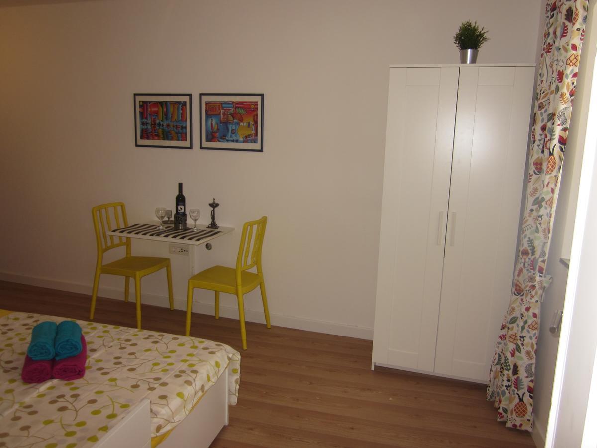 מאקרסקה Apartment On The Square מראה חיצוני תמונה
