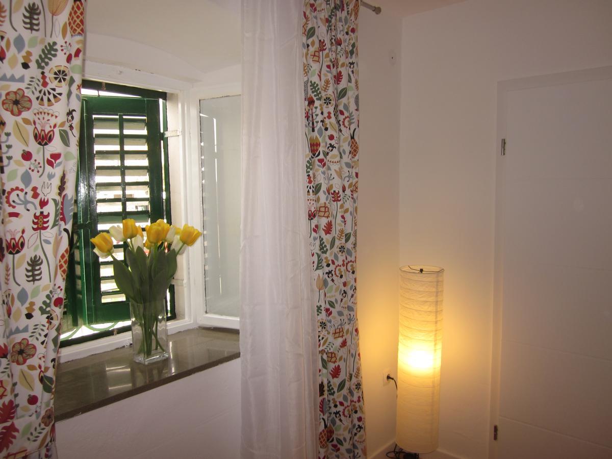 מאקרסקה Apartment On The Square מראה חיצוני תמונה