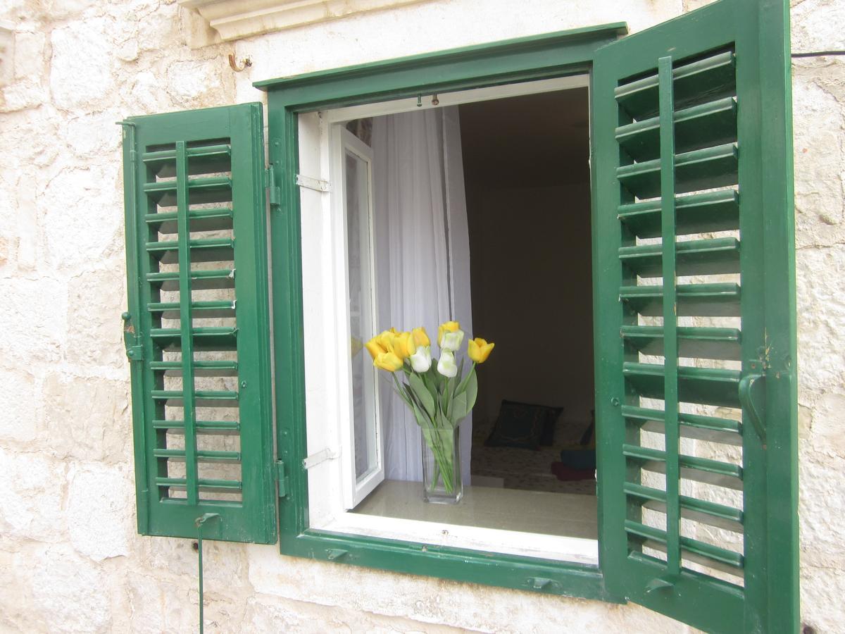 מאקרסקה Apartment On The Square מראה חיצוני תמונה