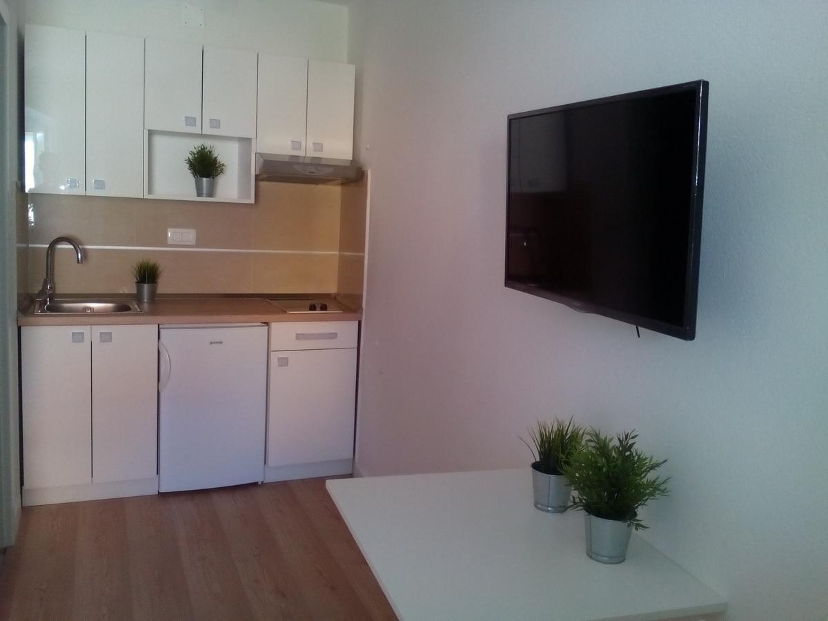 מאקרסקה Apartment On The Square מראה חיצוני תמונה