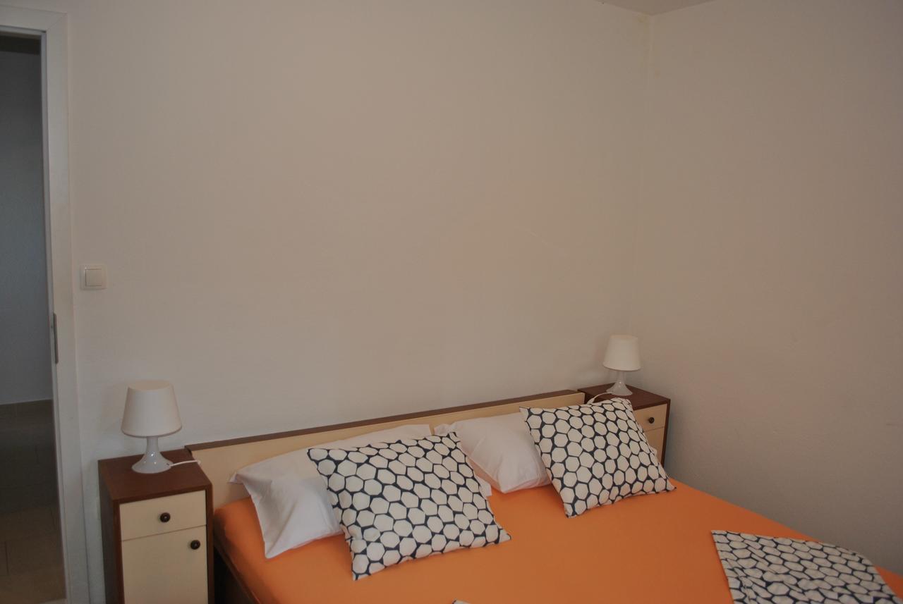 מאקרסקה Apartment On The Square מראה חיצוני תמונה