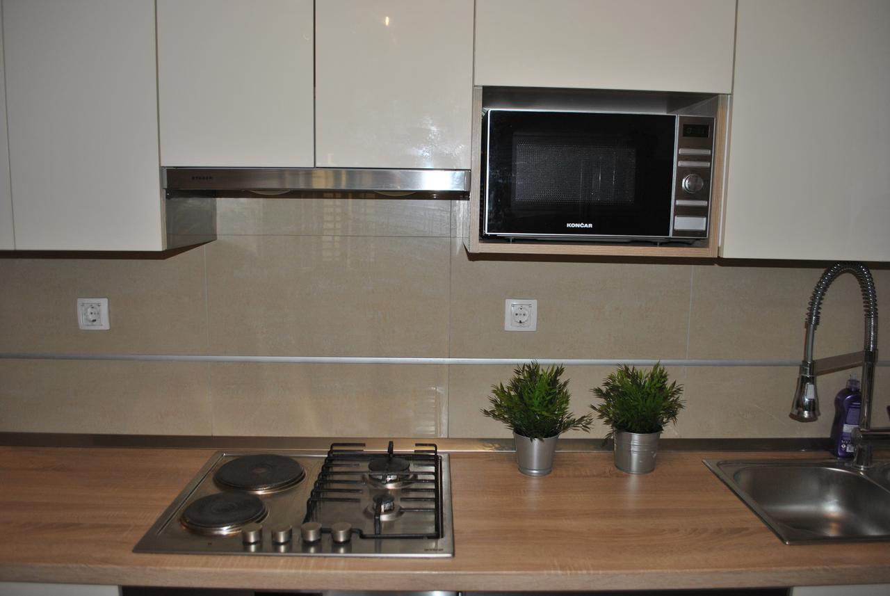 מאקרסקה Apartment On The Square מראה חיצוני תמונה