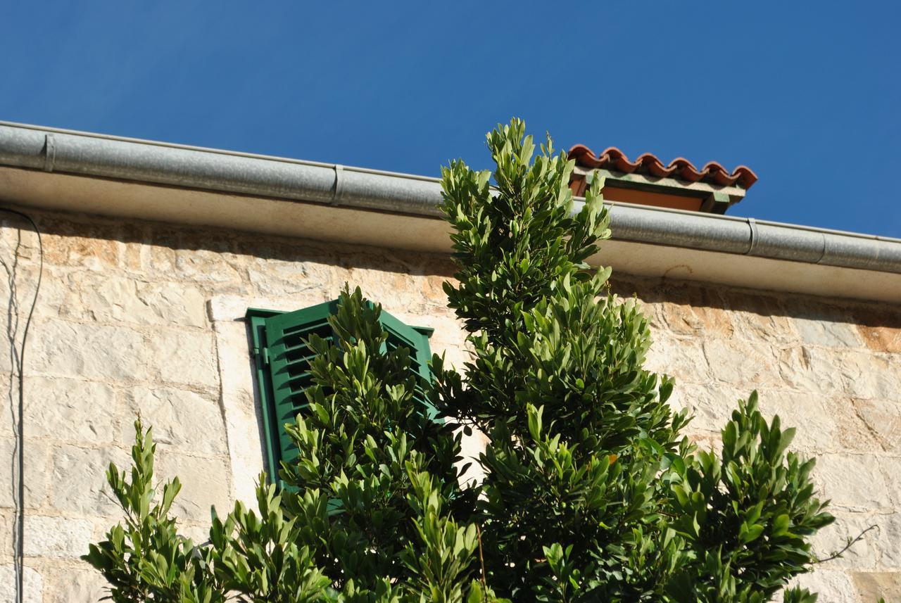 מאקרסקה Apartment On The Square מראה חיצוני תמונה