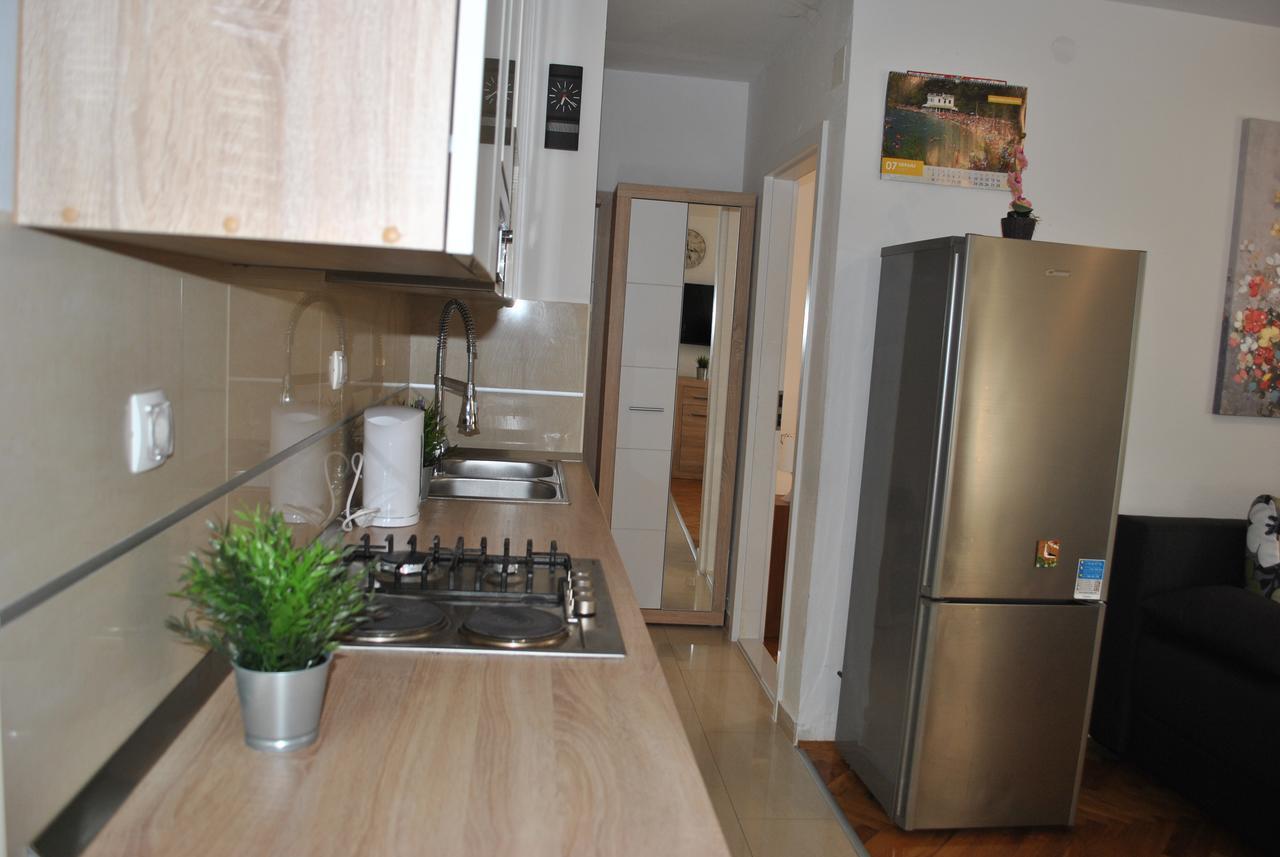 מאקרסקה Apartment On The Square מראה חיצוני תמונה