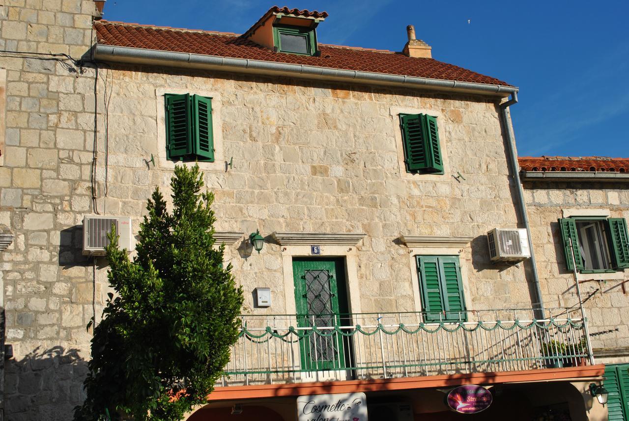 מאקרסקה Apartment On The Square מראה חיצוני תמונה