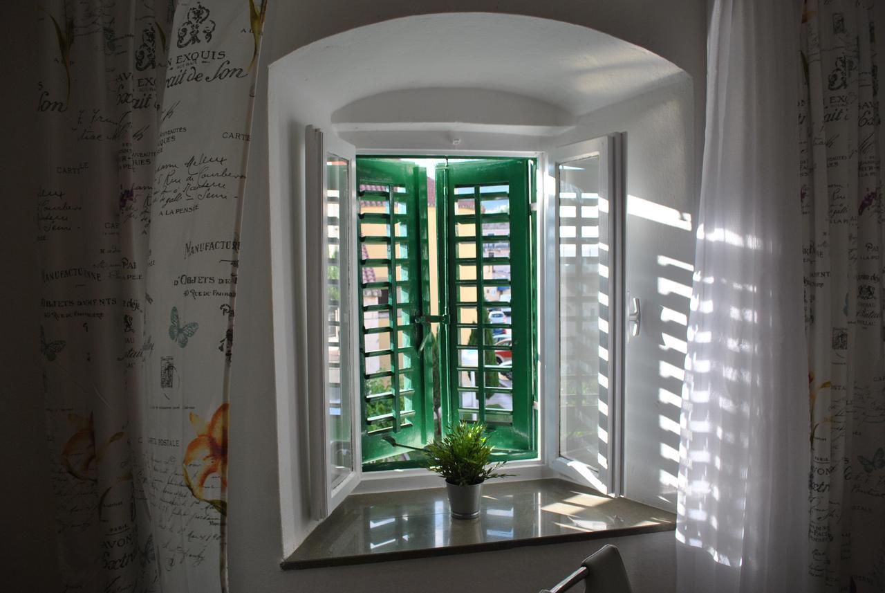 מאקרסקה Apartment On The Square מראה חיצוני תמונה