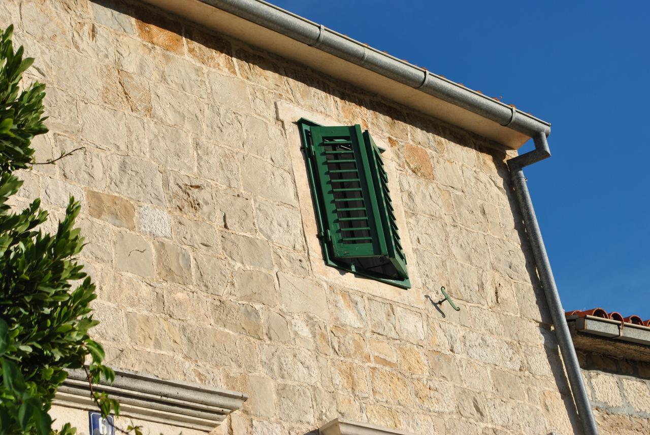 מאקרסקה Apartment On The Square מראה חיצוני תמונה