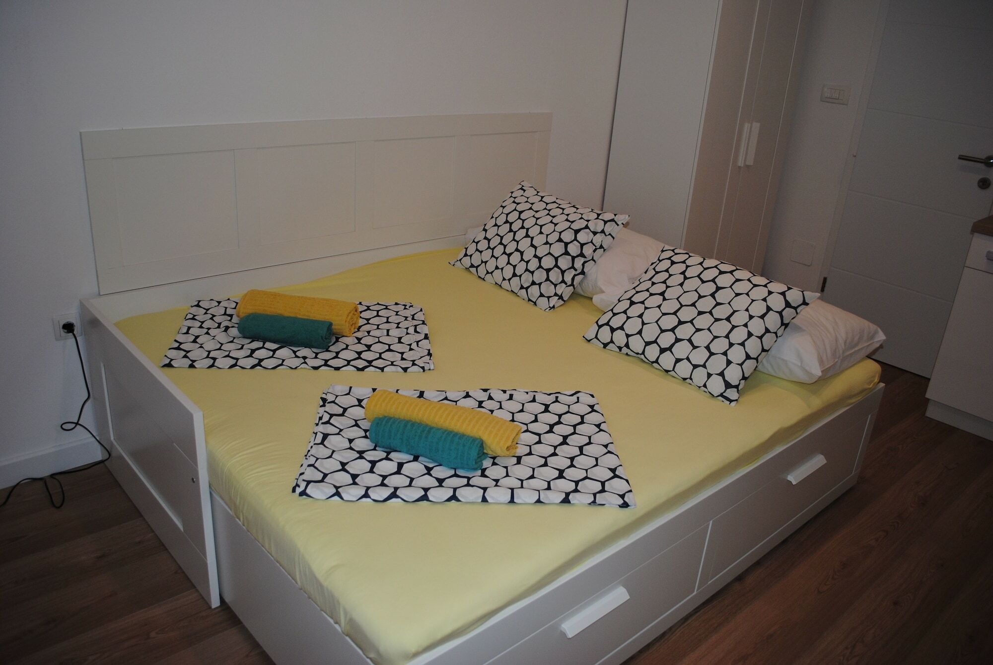 מאקרסקה Apartment On The Square מראה חיצוני תמונה